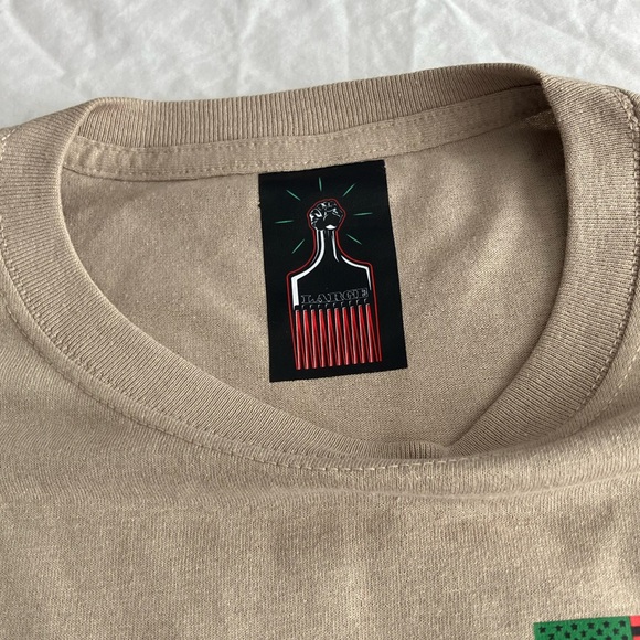 Afro Revolution Lady Dashiki Rifle Holding Self Defense Lt Brown Tee Size L - Picture 3 of 6